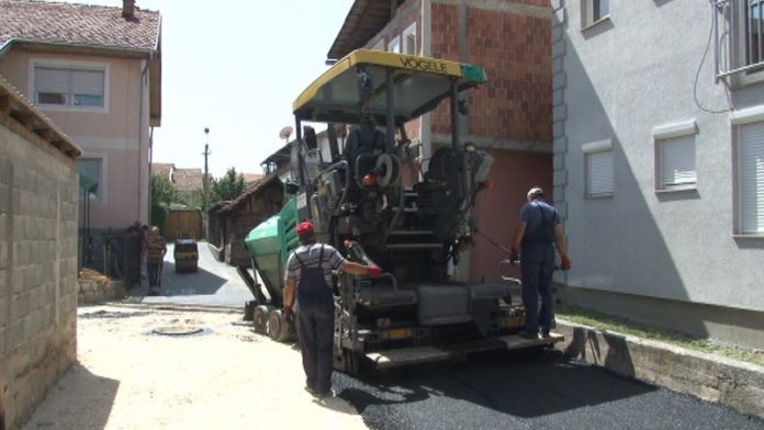asfaltirana-i-dva-kraka-ulice-zmaj-jovine asfaltirana-i-dva-kraka-ulice-zmaj-jovine