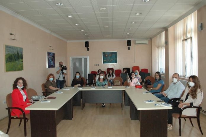 -projektom-prekogranicne-saradnje-obuka,-sertifikati-i-strucna-praksa-za-40-zena