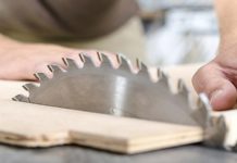 Jezivo: Žena koja je sama sebi odsekla ruku osuđena za prevaru jezivo:-zena-koja-je-sama-sebi-odsekla-ruku-osudjena-za-prevaru