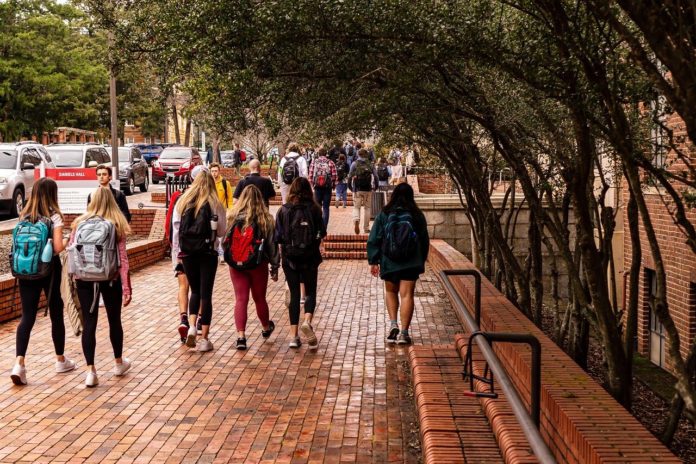 -virus-usao-u-skole:-prvo-prenosenje-izmedju-dece-na-novom-beogradu