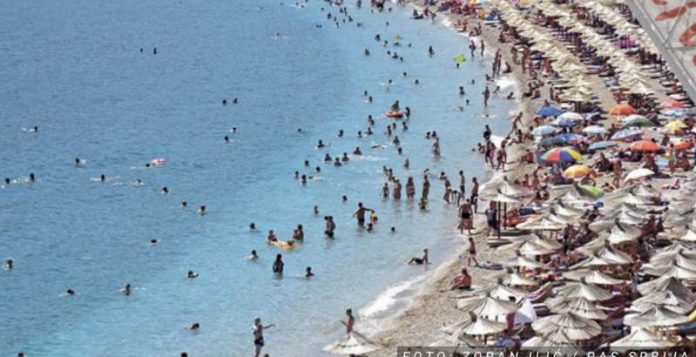 pune-plaze-u-crnoj-gori