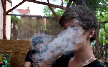 Svaki četvrti srednjoškolac probao marihuanu svaki-cetvrti-srednjoskolac-probao-marihuanu