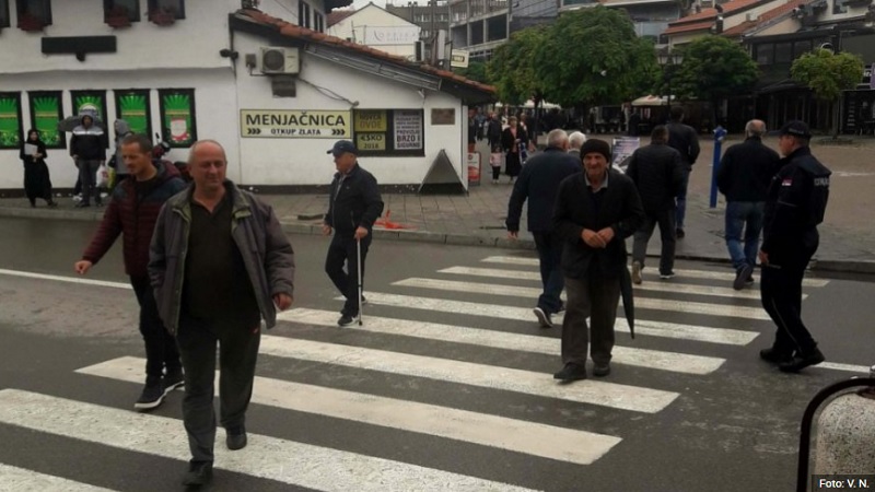 ne-haju-za-upozorenja,-za-mrtve-i-zarazene:-ovaj-grad-je-najnedisciplinovaniji,-skoro-niko-ne-nosi-maske-i-–-nije-beograd