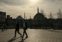 Turska: Umrle 44 osobe nakon konzumacije lažnog alkohola turska:-umrle-44-osobe-nakon-konzumacije-laznog-alkohola