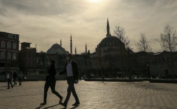 Turska: Umrle 44 osobe nakon konzumacije lažnog alkohola turska:-umrle-44-osobe-nakon-konzumacije-laznog-alkohola