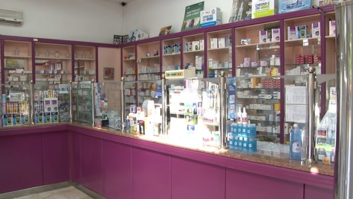 apoteke-dobro-snabdevene.-maske-i-dezinfekciona-sredstva-najtrazeniji