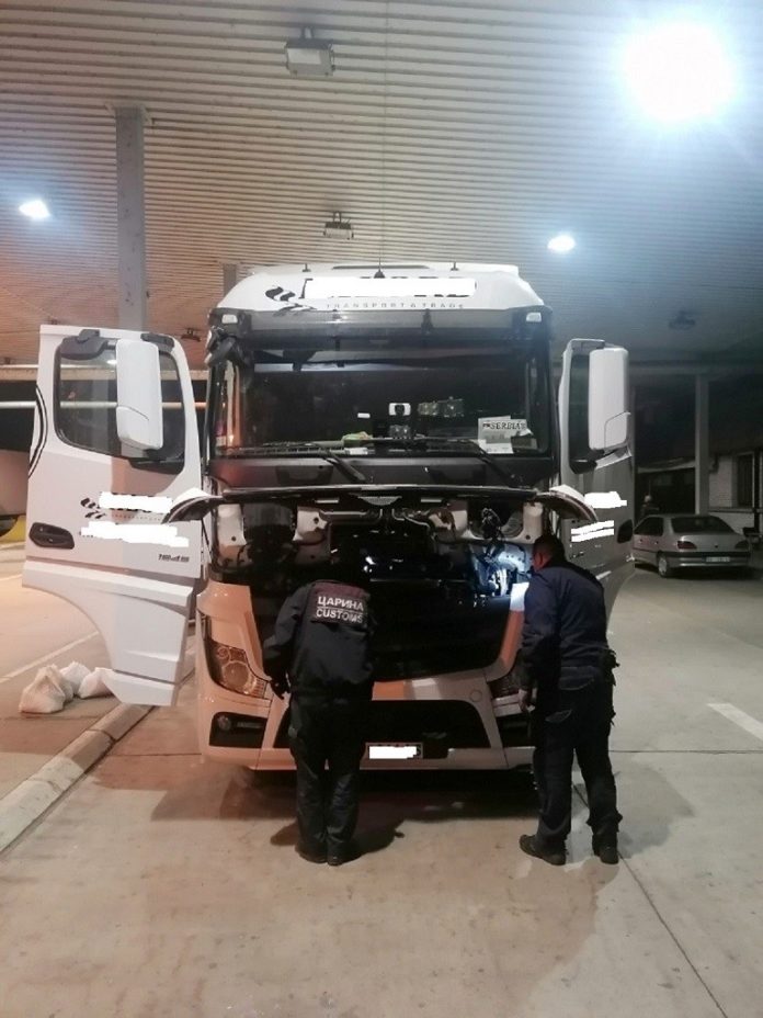 novopzarcu-zaplenjeno-preko-100-kilograma-creva-za-kobasice