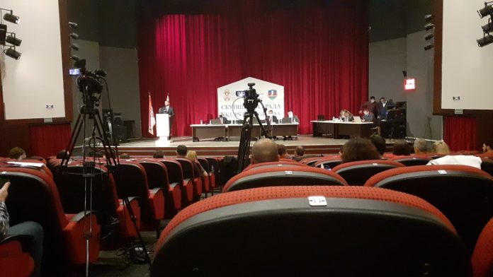 sednica-nastavljena-odbornici-raspravljaju-o-jos-50-tacaka-dnevnog-reda sednica-nastavljena-odbornici-raspravljaju-o-jos-50-tacaka-dnevnog-reda