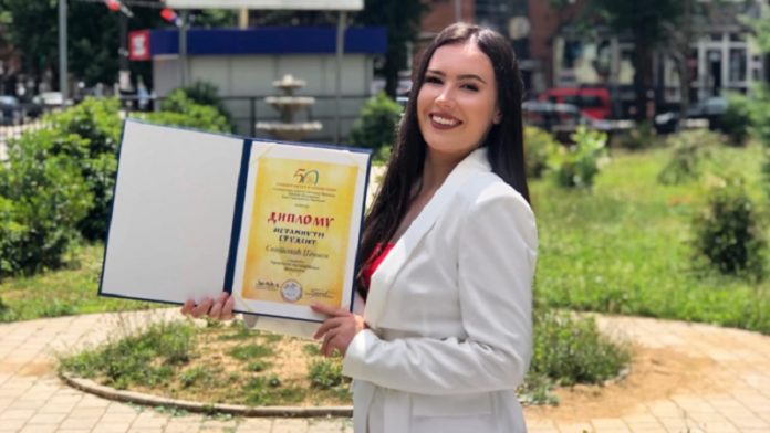 novopazarka-dzenisa-saitovic-studentkinja-generacije novopazarka-dzenisa-saitovic-studentkinja-generacije