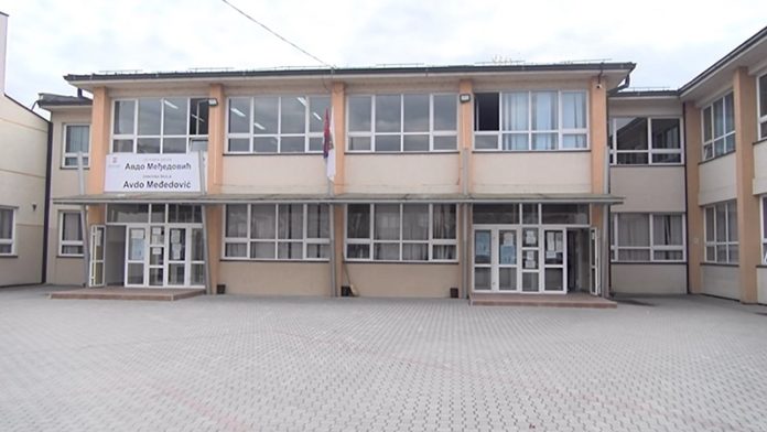 nakon-ugradnje-novih-kotlova-radijatori-u-skoli-“avdo-medjedovic”-ponovo-topli nakon-ugradnje-novih-kotlova-radijatori-u-skoli-“avdo-medjedovic”-ponovo-topli
