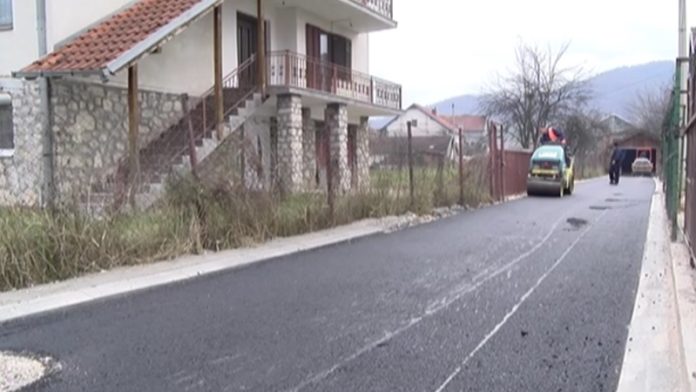 asfalt-stigao-i-u-ulicu-417-u-selakovcu asfalt-stigao-i-u-ulicu-417-u-selakovcu