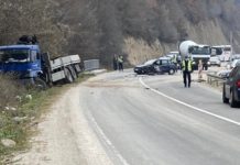 Udes na putu Novi Pazar – Raška, ima povređenih (FOTO) udes-na-putu-novi-pazar-–-raska,-ima-povredjenih-(foto)