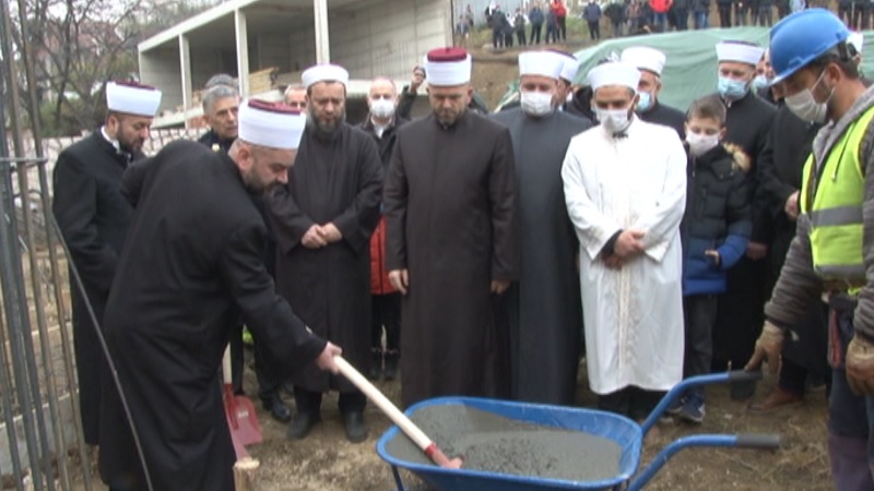 postavljen-kamen-temeljac-za-izgradnju-dzamije-i-islamskog-centra