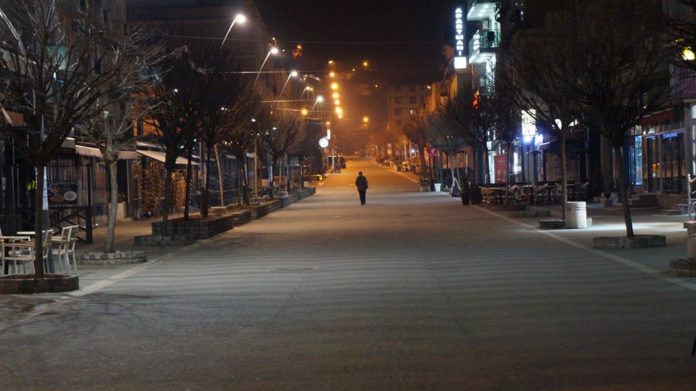 kafici-od-utorka-rade-do-18,-a-prodavnice-i-dalje-do-21h