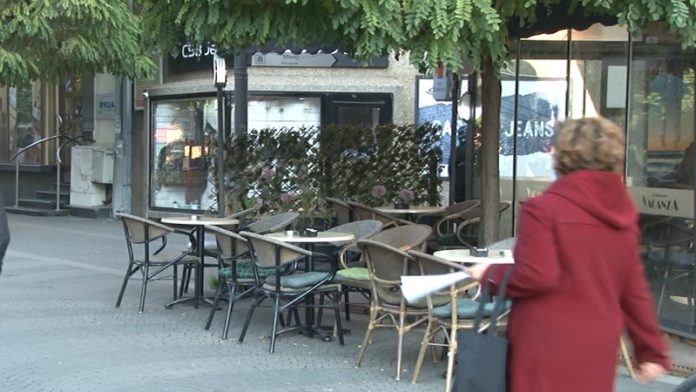 nove-mere-danas-stupaju-na-snagu:-evo-sta-se-sve-zatvara-u-18-sati-i-koja-su-nova-pravila