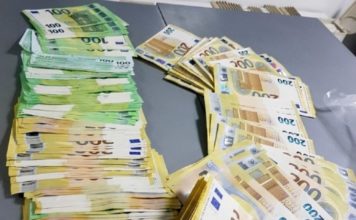 PAZARAC SA “BMW X6” SLAGAO CARINIKE! Pogledajte šta su mu pronašli u torbici pazarac-sa-“bmw-x6”-slagao-carinike!-pogledajte-sta-su-mu-pronasli-u-torbici