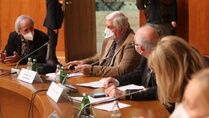 nove-mere:-pcr-za-strance-i-karantin-za-nase-drzavljane-za-ulazak-u-srbiju