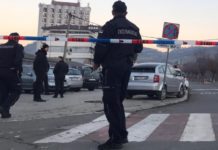Epilog pucnjave ispred Policijske uprave: Žena upucana u grudi, muškarac u leđa (FOTO) epilog-pucnjave-ispred-policijske-uprave:-zena-upucana-u-grudi,-muskarac-u-ledja-(foto)