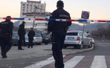 Epilog pucnjave ispred Policijske uprave: Žena upucana u grudi, muškarac u leđa (FOTO) epilog-pucnjave-ispred-policijske-uprave:-zena-upucana-u-grudi,-muskarac-u-ledja-(foto)