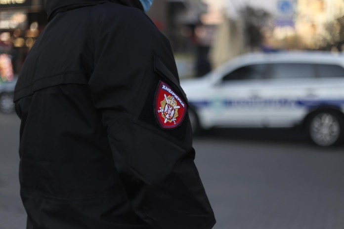 zandarmerija-usla-u-ugostiteljski-objekat-u-novom-pazaru!-pronadjeno-oruzje zandarmerija-usla-u-ugostiteljski-objekat-u-novom-pazaru!-pronadjeno-oruzje