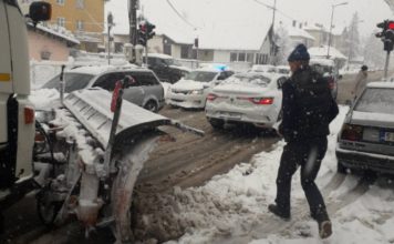 Sneg blokirao seoske puteve na Pešteri sneg-blokirao-seoske-puteve-na-pesteri