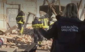 PUNO SRUŠENIH KUĆA U PETRINJI, NE ZNA SE IMA LI MRTVIH: USPJELI SMO IZVUĆI JEDNO DIJETE puno-srusenih-kuca-u-petrinji,-ne-zna-se-ima-li-mrtvih:-uspjeli-smo-izvuci-jedno-dijete