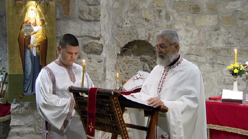 bozicna-liturgija-u-najstarijem-hramu-na-balkanu