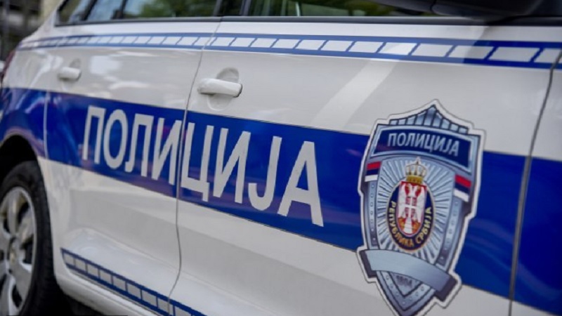 neprimereno-ponasanje-pred-dzamijom-u-novom-pazaru,-policajac-udaljen-s-posla