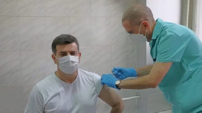 djerlek:-polovinom-januara-stize-oko-pola-miliona-doza-ruske-vakcine-i-velika-kolicina-kineske djerlek:-polovinom-januara-stize-oko-pola-miliona-doza-ruske-vakcine-i-velika-kolicina-kineske