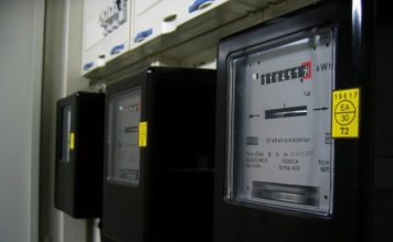 Zbog snega bez struje trenutno oko 30.000 potrošača zbog-snega-bez-struje-trenutno-oko-30.000-potrosaca