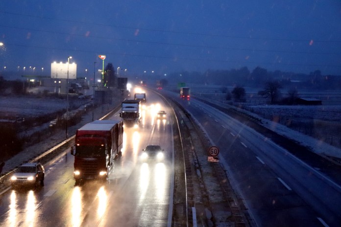 velike-kolone-vozila-zbog-udesa-na-auto-putu velike-kolone-vozila-zbog-udesa-na-auto-putu