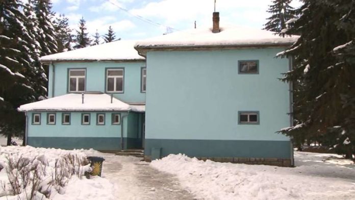 novi-pazar:-ucionice-u-gradskim-i-seoskim-skolama-tople-i-na-debelom-minusu