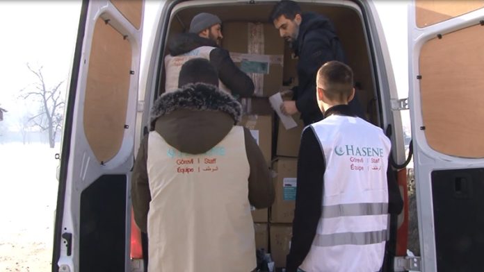 hasane-pomaze-mignatima-u-kampu-lipa