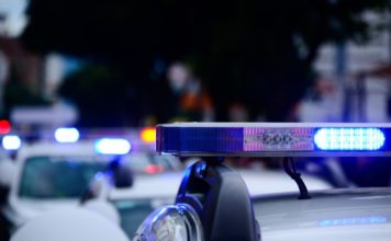 Bačena bomba u dvorište kuće u Novoj Pazovi, greškom preneto da je u Novom Pazaru bacena-bomba-u-dvoriste-kuce-u-novoj-pazovi,-greskom-preneto-da-je-u-novom-pazaru