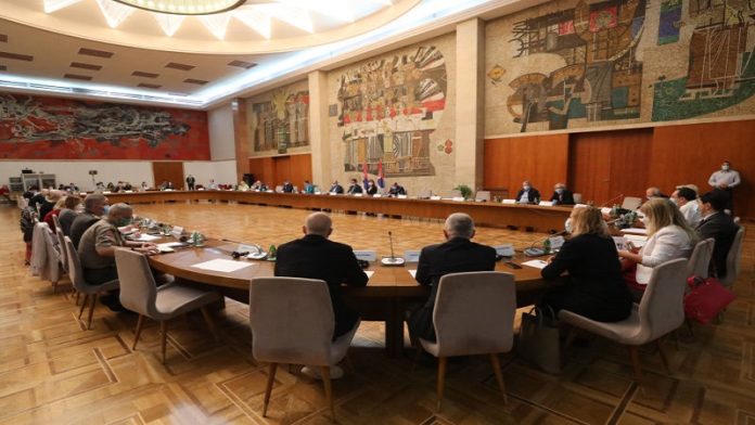 danas-sednica-kriznog-staba:-evo-sta-ce-biti-glavna-tema-sastanka