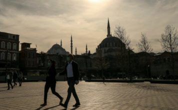 Osude i hapšenja u Turskoj zbog postera Meke sa LGBT zastavama osude-i-hapsenja-u-turskoj-zbog-postera-meke-sa-lgbt-zastavama