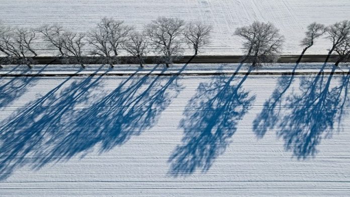 nevolje-na-pesteru:-na-rukama-nosili-preminulog,-do-bolesne-starice-ne-moze-da-stigne-medicinska-pomoc
