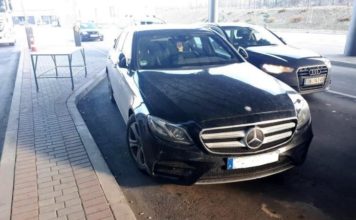 U jakni na zadnjem sedištu 82.000 neprijavljenih evra u-jakni-na-zadnjem-sedistu-82.000-neprijavljenih-evra