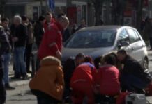 Inspektori Mašović i Ajrović, kako služba nalaže, herojski pritekli u pomoć povređenoj ženi inspektori-masovic-i-ajrovic,-kako-sluzba-nalaze,-herojski-pritekli-u-pomoc-povredjenoj-zeni