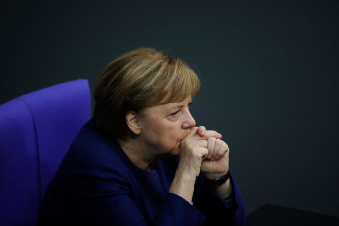 merkel:-u-trecem-smo-talasu,-pazljivo-ublazavati-mere