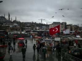 turska:-ponovo-rade-restorani,-deca-se-vracaju-u-skole