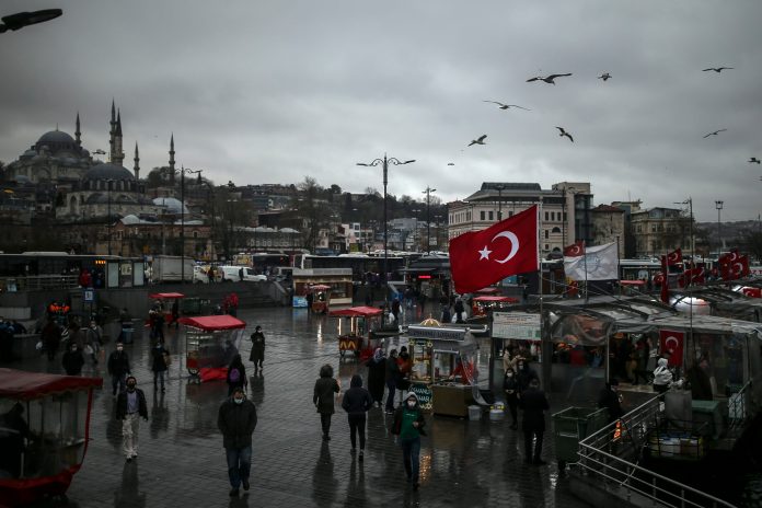 turska:-raste-broj-inficiranih-kovidom,-istanbul-vrlo-rizican