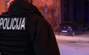 Uhapšen vlasnik kafane iz Tutina! Policija zatekla 23 gosta u vreme zabrane uhapsen-vlasnik-kafane-iz-tutina!-policija-zatekla-23-gosta-u-vreme-zabrane