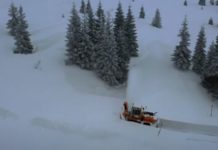 Vredni putari preduzeća “Novi Pazar – put” i dalje se bore da odblokiraju put Golija – Raška (VIDEO) vredni-putari-preduzeca-“novi-pazar-–-put”-i-dalje-se-bore-da-odblokiraju-put-golija-–-raska-(video)