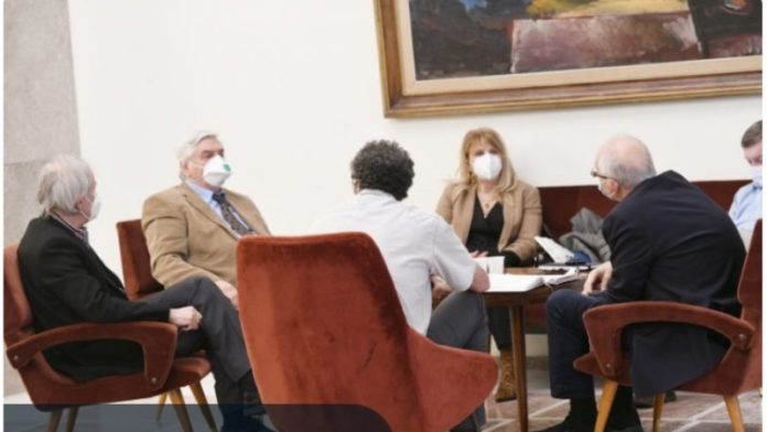 danas-se-sastaju-lekari-iz-kriznog-staba-–-sta-nas-ceka danas-se-sastaju-lekari-iz-kriznog-staba-–-sta-nas-ceka