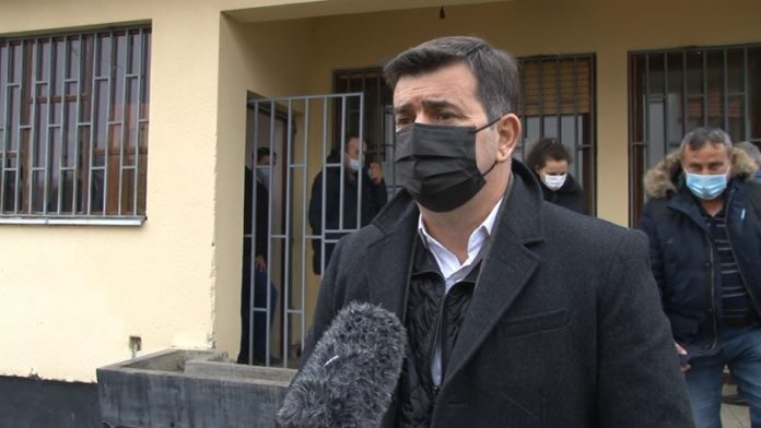 djerlek:-u-novi-pazar-stize-500-doza-fajzerovih-vakcina djerlek:-u-novi-pazar-stize-500-doza-fajzerovih-vakcina