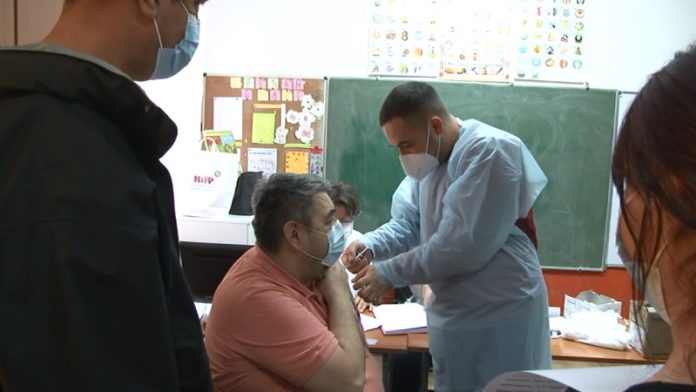 na-deset-prigradskih-punktova-vakcinisano-365-lica na-deset-prigradskih-punktova-vakcinisano-365-lica