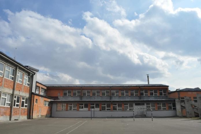 sindikat-os-“desanka-maksimovic”:-zecirovic-uvredio-sve-prosvetne-radnike sindikat-os-“desanka-maksimovic”:-zecirovic-uvredio-sve-prosvetne-radnike