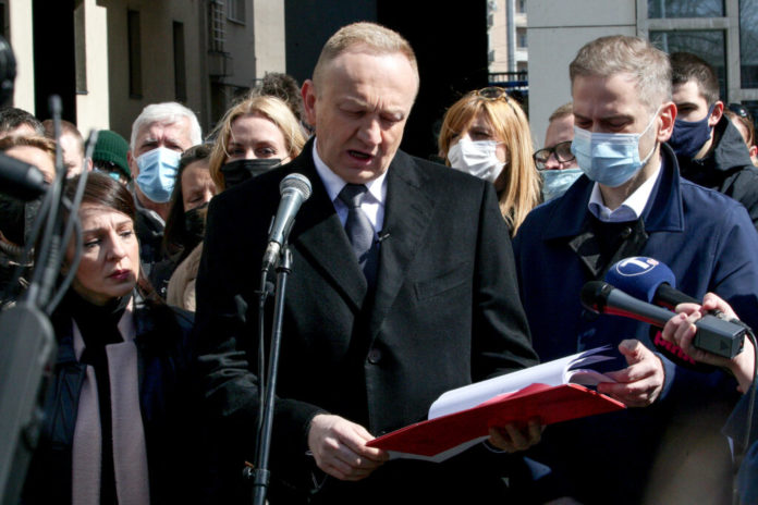 djilas:-krivicne-prijave-protiv-vucica-i-jos-cetiri-osobe