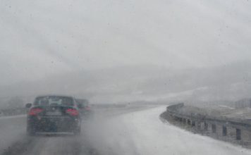 Obustavljen saobraćaj na delu Kopaonika, zabrane za šlepere i kamione na relaciji Aljinovići – Sjenica – Novi Pazar obustavljen-saobracaj-na-delu-kopaonika,-zabrane-za-slepere-i-kamione-na-relaciji-aljinovici-–-sjenica-–-novi-pazar